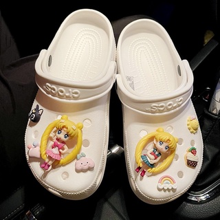 สาวสวย ตัวติดรองเท้า crocs  jibbitz ของแทั ที่ติดรองเท้า ตกแต่งรองเท้าให้สวยงาม