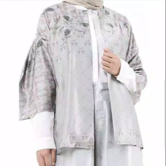 Preloved Oksana Outer Cream Ria Mirada