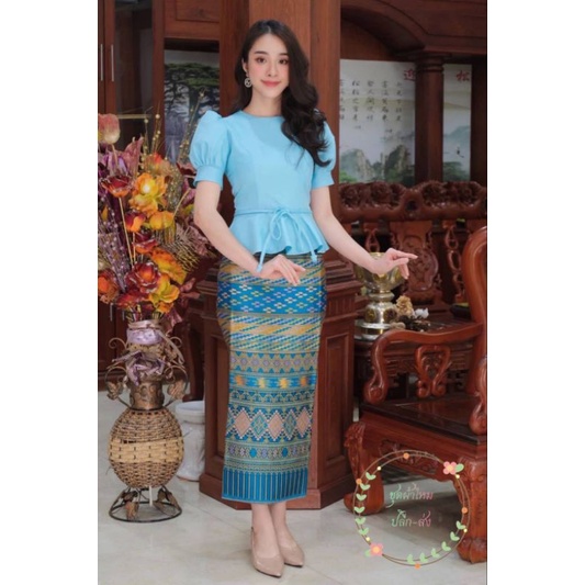 เสื้อผ้าไหมน่ารักๆมีสายผูกเอว อัดผ้ากาวสวยเนี๊ยบ
