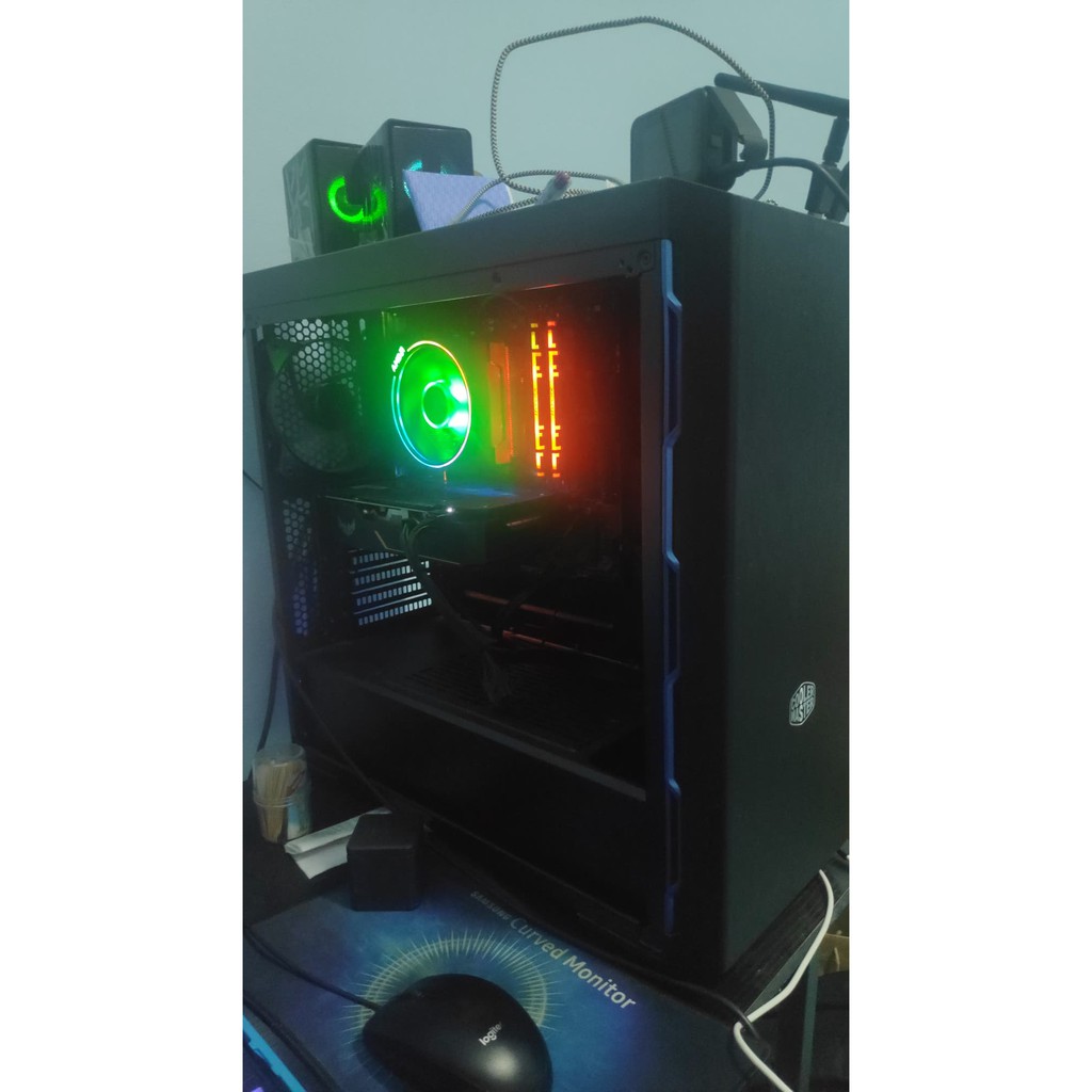 คอมเซ็ต  Cpu Ryzen 7 3700x  แรม 16 g  bus3200  gpu 1650  4g