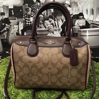 Coach ทรงหมอน 9"