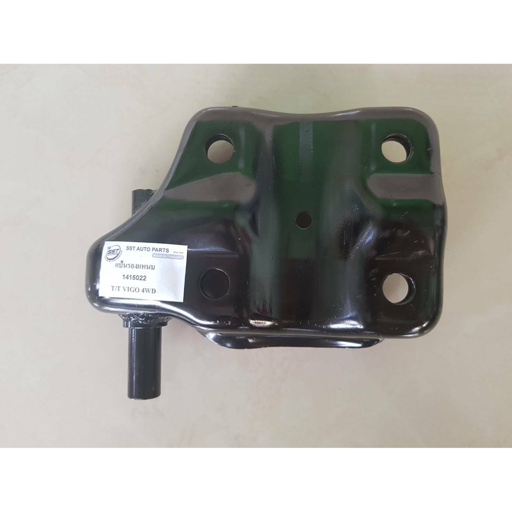 แป้นรองแหนบ TOYOTA  VIGO,REVO 4WD     อันละ500บาท