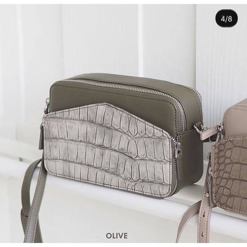 กระเป๋าจาก vissy.official สี Olive สภาพใช้งาน