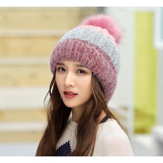 (พร้อมส่ง 2 สี) หมวกไหมพรมกันหนาวจุกเฟอร์ ไล่สีสวยๆจ้า