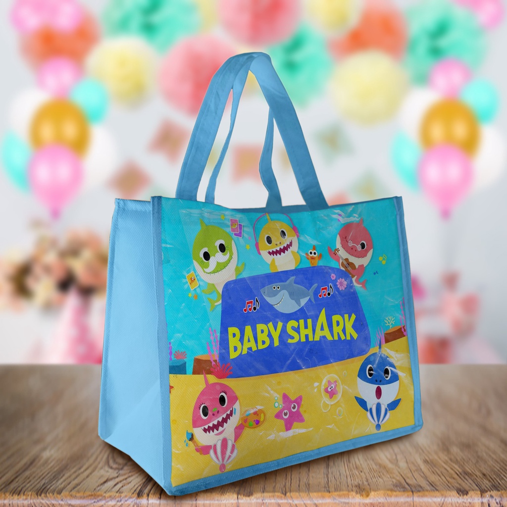 กระเป๋าของที่ระลึกวันเกิด Baby Shark / กระเป๋า Goodie วันเกิด / กระเป๋าวันเกิด Ladscape