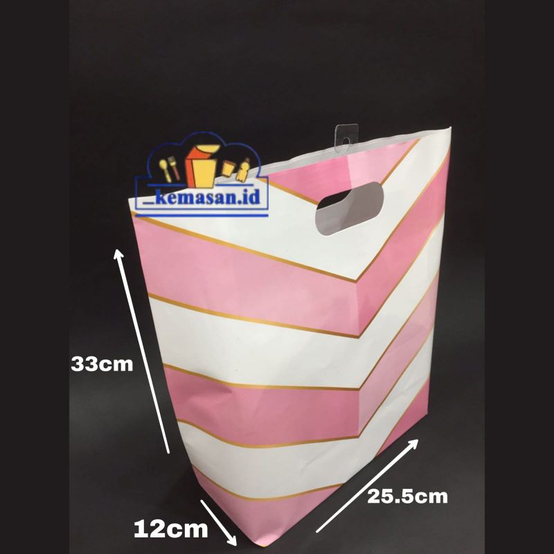 ถุงกระดาษพรีเมี่ยม M UK22,5x12x33 PLONG (NAVY/PINK)