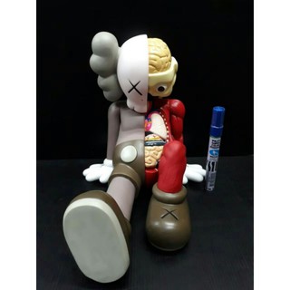 KAWS โมเดลKaws คอวส์