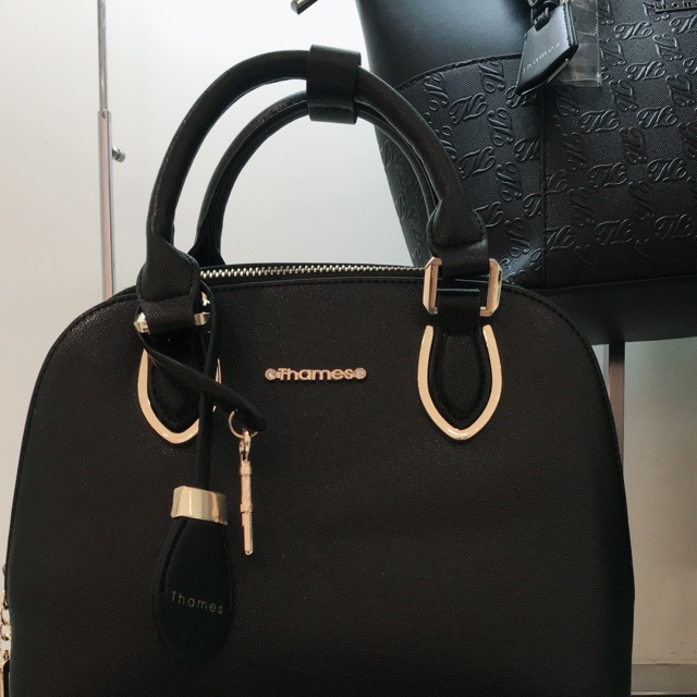 กระเป๋าแบรนด์ Thames แท้ 100%