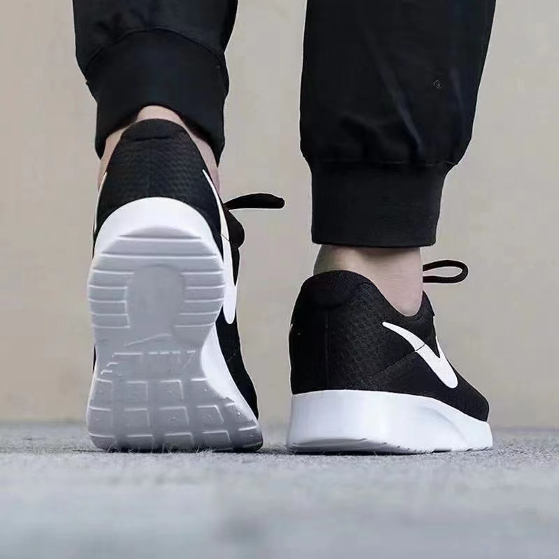 nike roshe run tanjun
