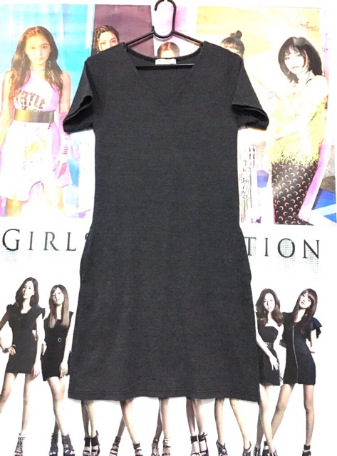 ชุดเดรส Wara Closet แขนสั้นคอV