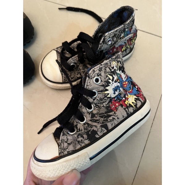รองเท้า converse หุ้มข้อของเด็ก