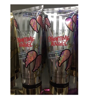 ใหม่ ! ล่าสุด  Victorias Secret Fragrant Lotion ,Lotion Parfumee 236ml.1หลอด หลอดเงินลาย