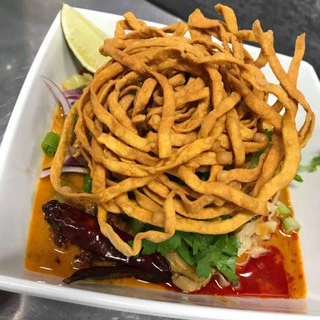 ชุดทำข้าวซอยตราแม่อำพร เสริฟ 25-30 ที่ E200 (เข้มข้นแบบเชียงใหม่) พริกแกงเครื่องแกงข้าวซอย