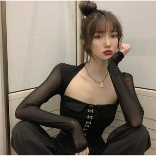 เสื้อครอปแขนยาวแต่งตะขอเงินสวยเก๋ ช่วงแขนตัดต่อผ้าซีทรู (1743)