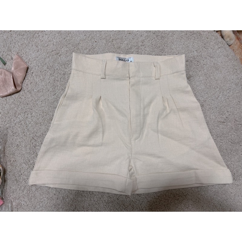 กางเกงขาสั้นเอวสูงป้าย•DOLLAR