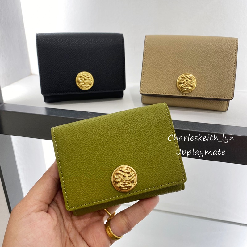 CHARLES & KEITH กระเป๋าสตางค์  รุ่น Blair Metallic-Accent Short Wallet  : CK6-10770536 พร้อมกล่อง ถุ