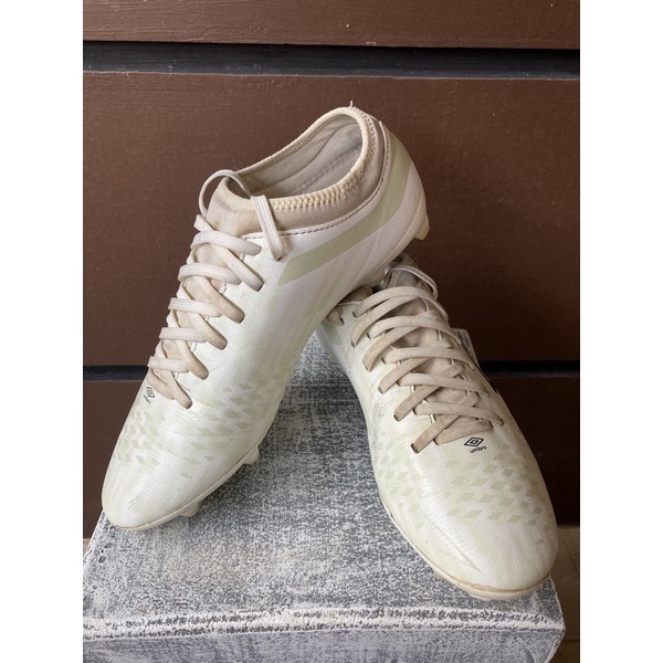 รองเท้าสตั๊ด Umbro Velotica