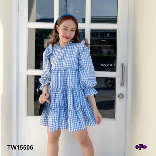 👗Pfashion [ส่งไว!!🚛] P15506 เดรสลายสก็อตแขนยาวไหล่ระบาย