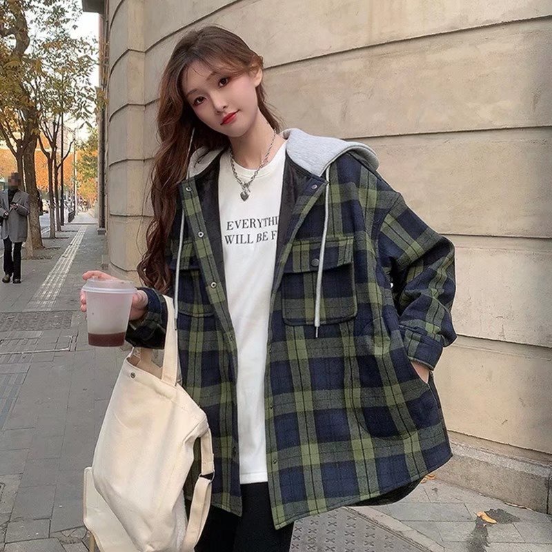 เสื้อแจ็กเก็ตแขนยาว มีฮู้ด ลายสก๊อต ทรงหลวม เข้ากับทุกการแต่งกาย สไตล์เกาหลี และญี่ปุ่น สําหรับผู้ชาย