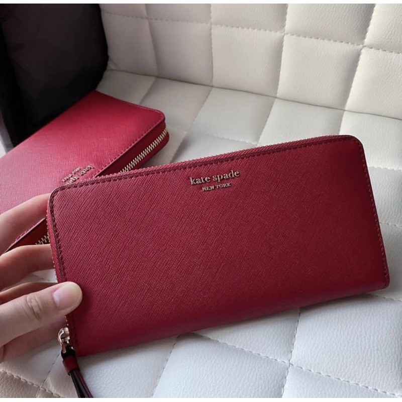 กระเป๋าสตางค์ใบยาวสีแดง kate spade