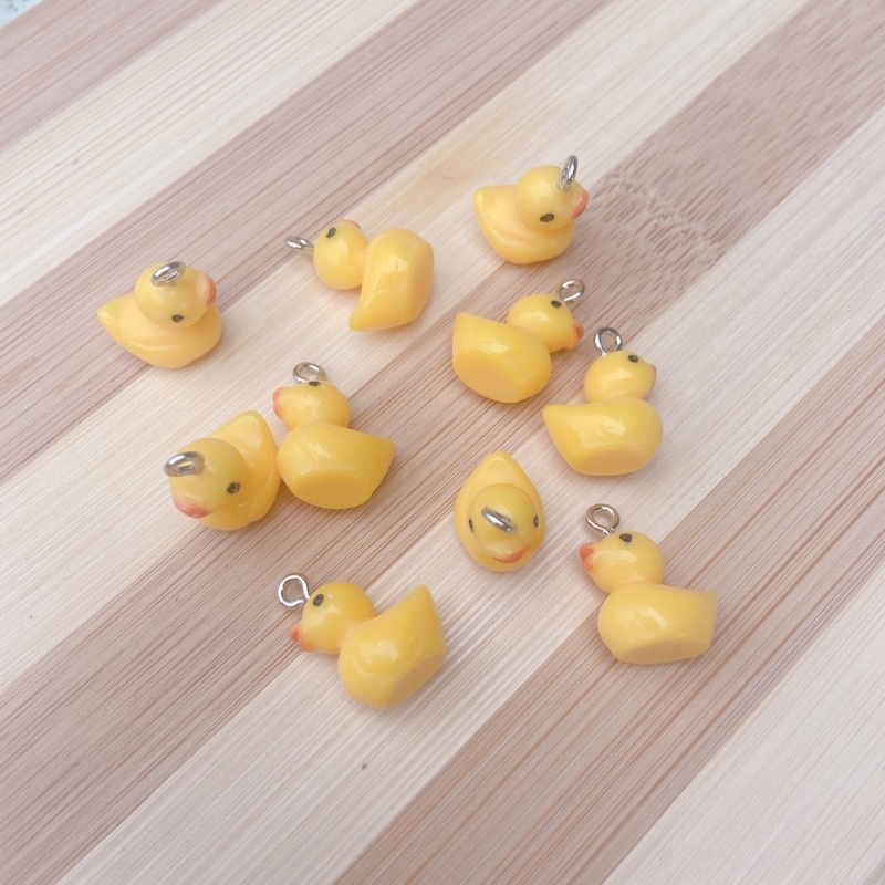 Z005 จี้เป็ดเหลืองน่ารัก ขนาด1.5cm