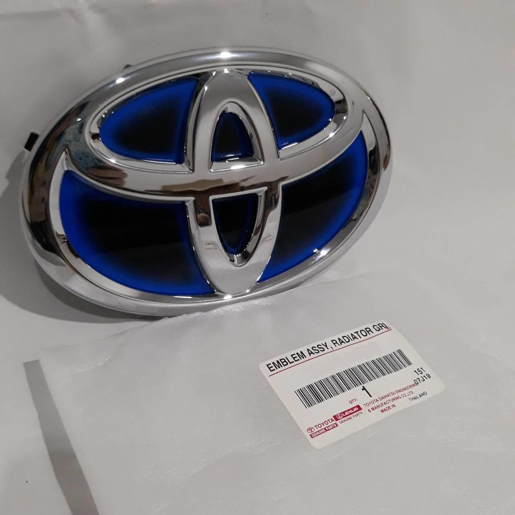 โลโก้ สัญลักษณ์ Toyota Camry Hybrid 2011 - 2018 ติดด้านหน้า 11x16 cm ( 2012 2013 2014 2015 2016 2017 )