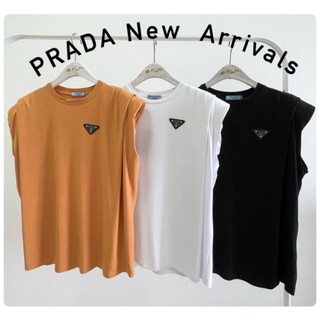 เสื้อ Prada แขนล้ำทรงสวย งานผ้าเนื้อดีมาก