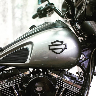 Logo Harley CVO Style วัสดุอลูมิเนียม สีดำแบล็คกาวด์ส้ม สวยมาก