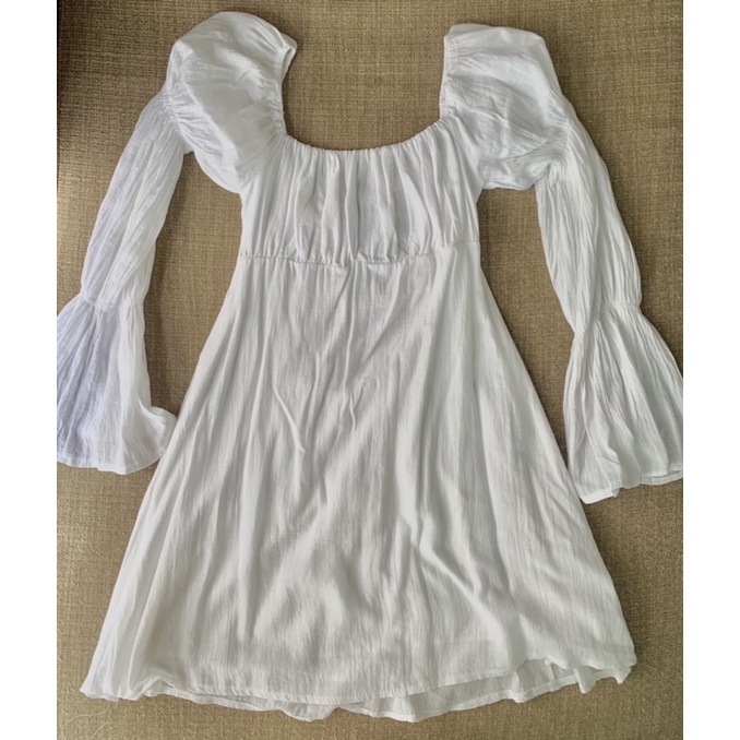 เดรสแขนพองสีขาว seoulstore