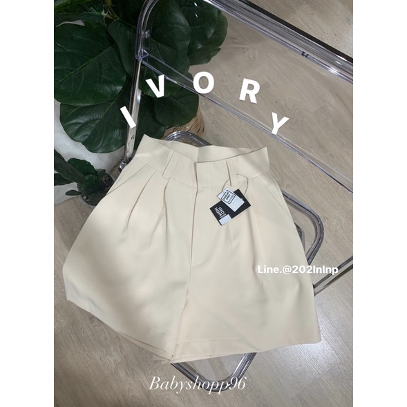 Sz M-L-XL กางเกงขาสั้นเอวสูงทรงสวยมีกระเป๋าทั้งสองข้างเก็บทรงเป็นงานสั่งตัดทุกตัวราคาโปรตัวละ 250 บาทเท่านั้นค่ะ