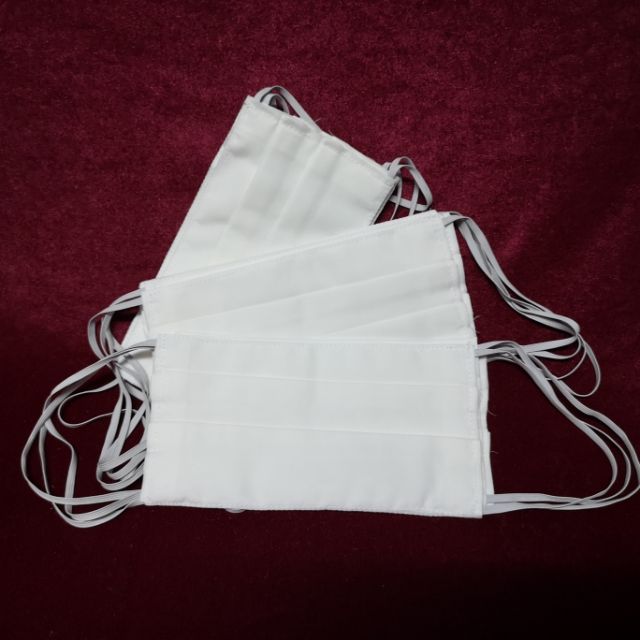 หน้ากากผ้ามัสลินสีขาวตัดเย็บเนี๊ยบใช้ยางยืดเกรด a ขนาดความยาว 16cm จำนวน 5 ชิ้นราคา 100บาท