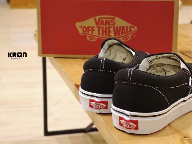ลิขสิทธิ์แท้ 100%  VANS SLIP-ON BLACK-WHITE
