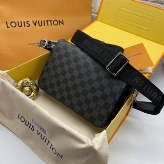 Louis vuitton messenger studio bag(Ori)