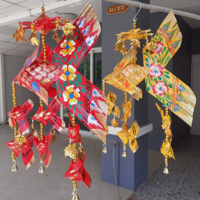 โมบายปลาตะเพียนสาน ระย้าเล็ก มีกระดิ่งสีทอง งานสวยสีสดใส