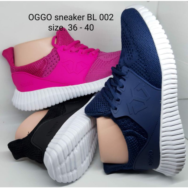 รองเท้าผู้หญิง Oggo BL 002