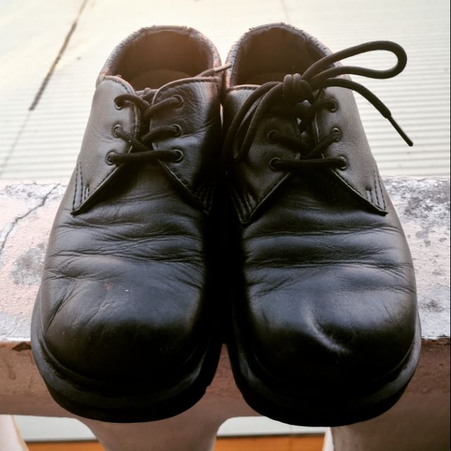 รองเท้า Dr.martens มือสอง สีดำ (37-38)