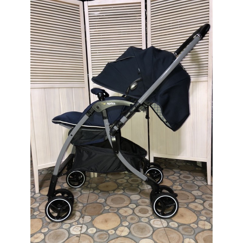 Aprica luxuna. sofa cushion รุ่นใหม่ชนช้อปสบายเหมือนยกโซฟามาไว้บนรถเข็น!!