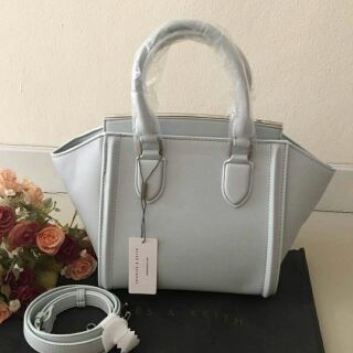 CHARLES&amp;KEITH
Size : 13x35x22 cm