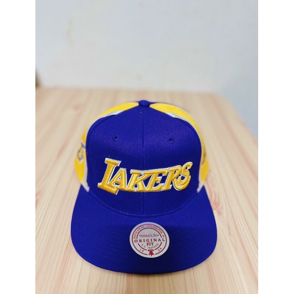 หมวกมือสอง (ของเเท้)  LA Lakers Snapback