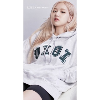 PREORDER - เสื้อฮู้ดแบบโรเซ่ 2021 SIGNATURE HOODIE [LIGHT GREY]