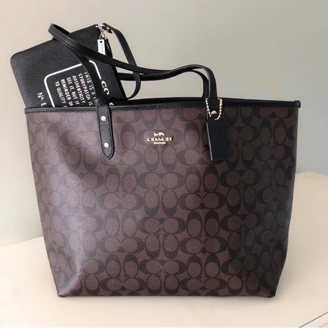 COACH REVERSIBLE CITY TOTE IN SIGNATURE #F36658