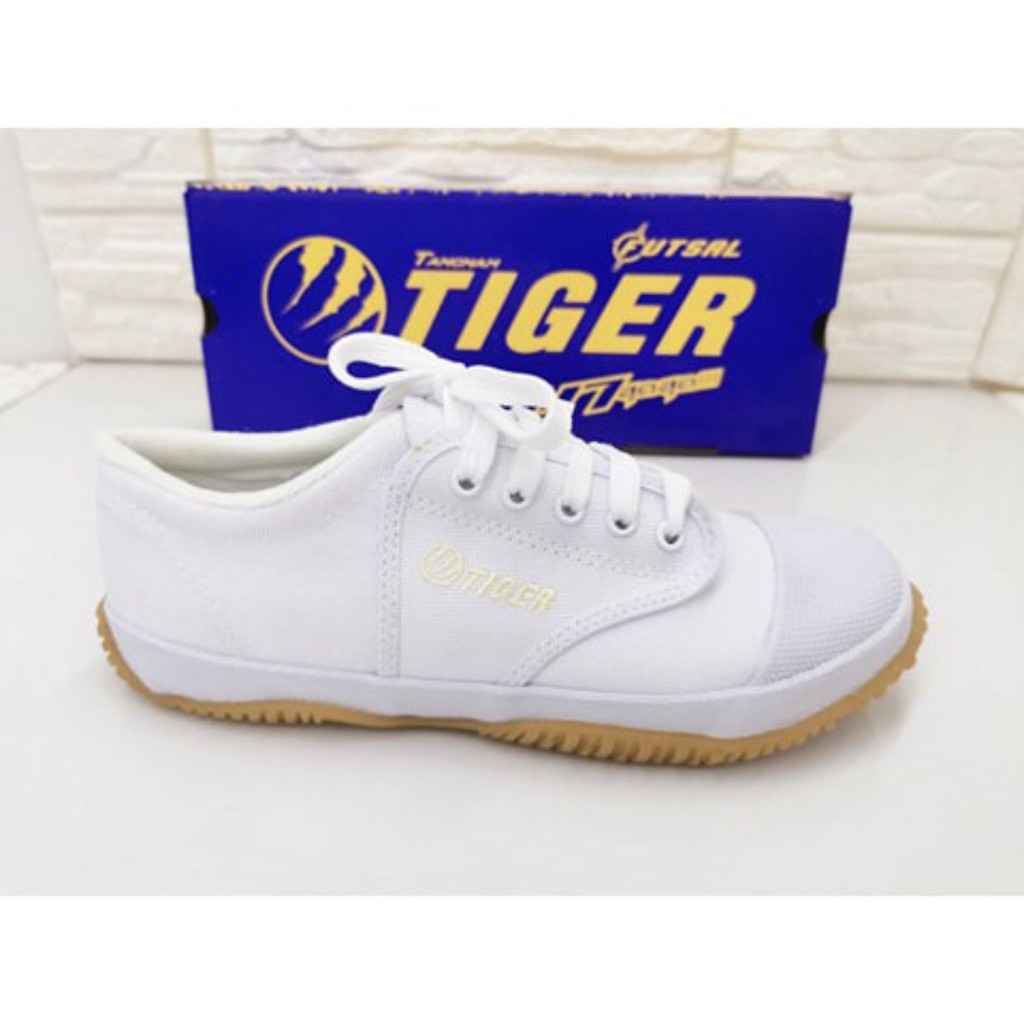 รองเท้าผ้าใบนักเรียน TIGER รุ่น TG9