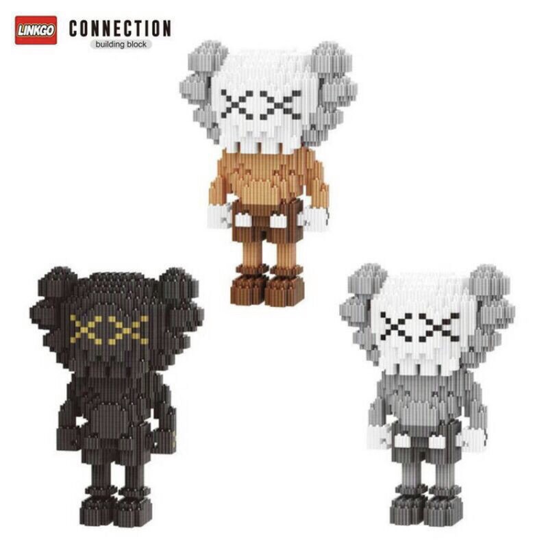 ตัวต่อนาโนKawsเฟืองมี3แบบ 🧱 ชื่อสินค้า (หัวข้อ)  ตัวต่อจิ๋ว KAWS 959 ชิ้น ยี่ห้อ LECHUAN