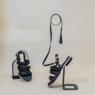 3 Functions sandals