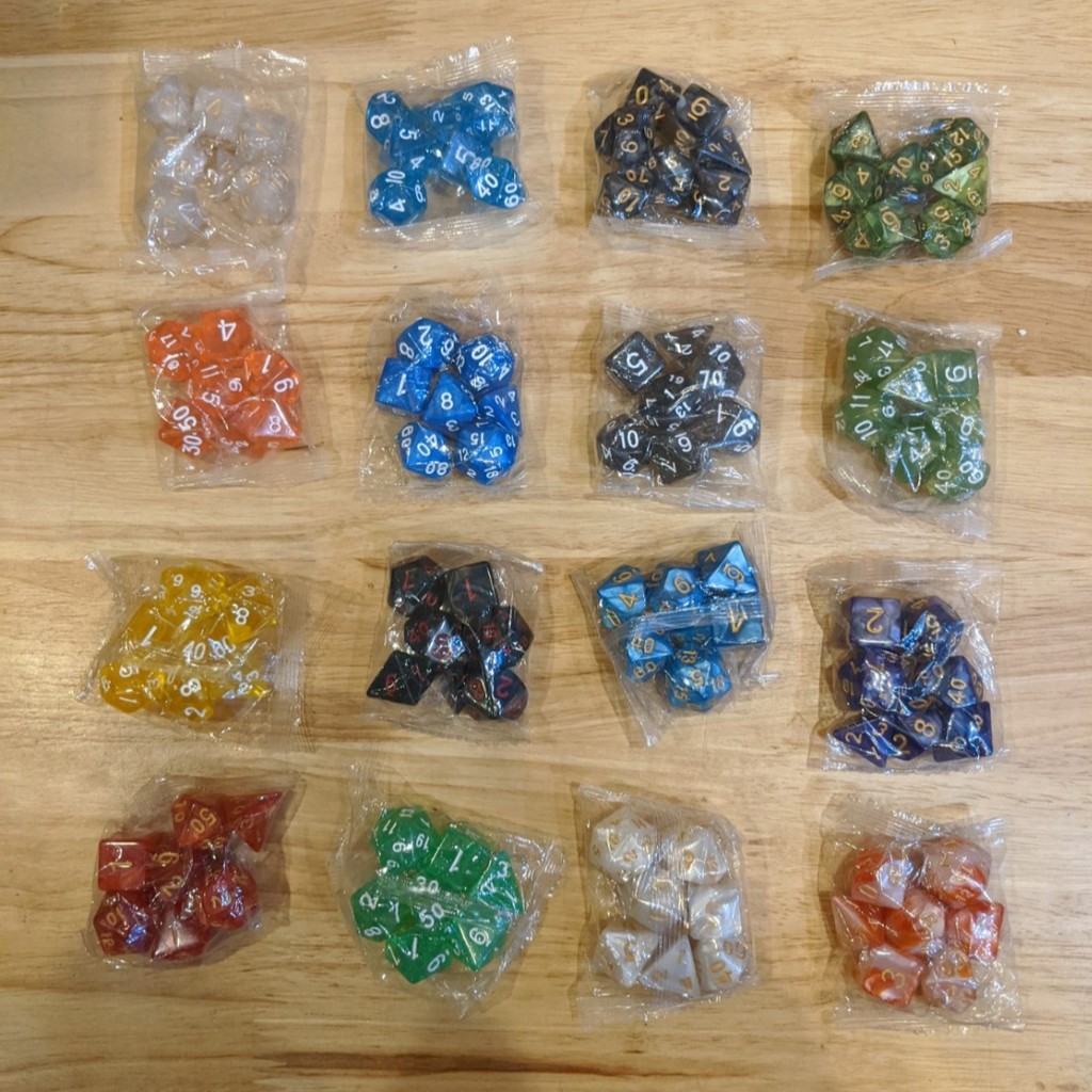 ลูกเต๋า หลากสี เซ็ตละ 7 ลูก 7 dice/set Table Top RPG D3 D4 D6 D8 D10 D20 D100 อุปกรณ์เกมส์ boardgame