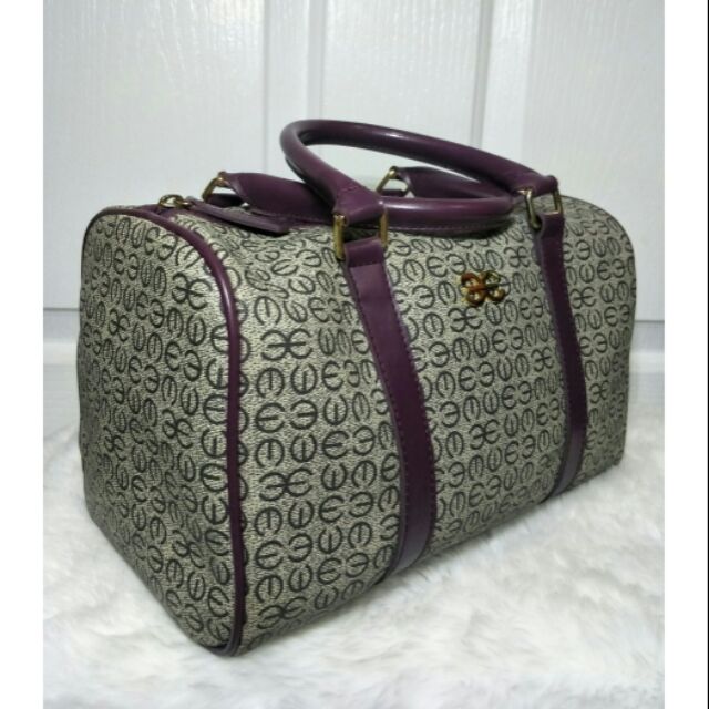 กระเป๋าถือทรงหมอน  #Esquire มือสอง สภาพใหม่