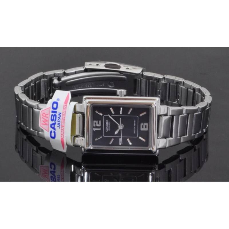 Win Watch Shop Casio Standardรุ่น LTP1238D1A นาฬิกาข้อมือผู้หญิง สายสแตนเลสสีเงิน หน้าปัดดำ