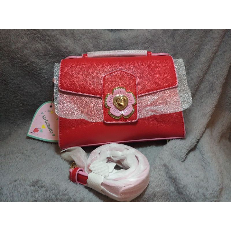 กระเป๋าสะพายเล็กสีแดง Brand Girls studio ของแท้ล้านเปอร์เซน Sale ส่งฟรี Ems มีกล่องด้วยค่ะ