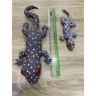 🦎🦎🦎ตุ๊กแกน่ารักๆ จ้า ทำจากยางพาราค่ะ มีให้เลือก 2 ขนา