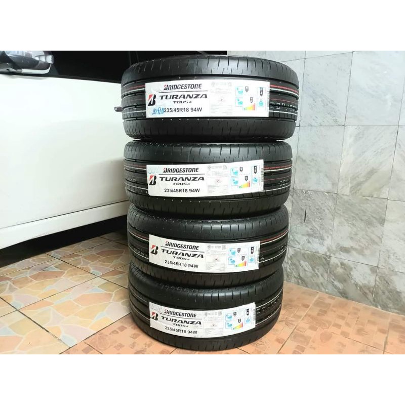 ยางใหม่ค้างปี 235/45R18  Bridgestone Turanza T005a ปลายปี 2020 พร้อมจุ๊บลมแปซิฟิก 4 ตัว จัดส่งฟรี มี